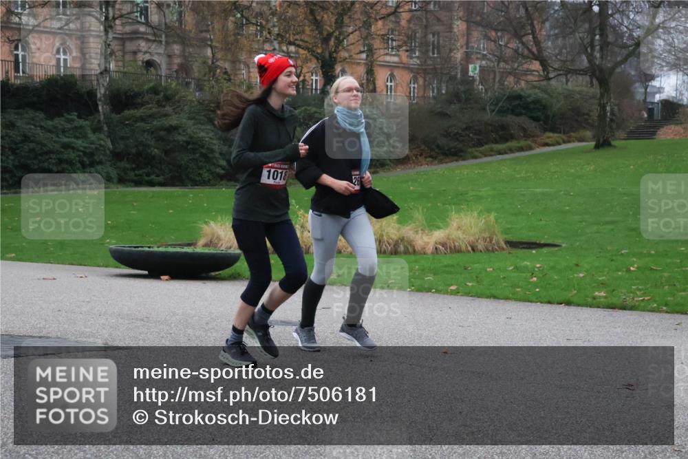 08.12.2024 - St. Pauli X-Mass-Run No. 14 Strokosch-Dieckow http://msf.ph/oto/7506181 08.12.2024 09:42:03 Laufen 1018, 26 meine-sportfotos.de