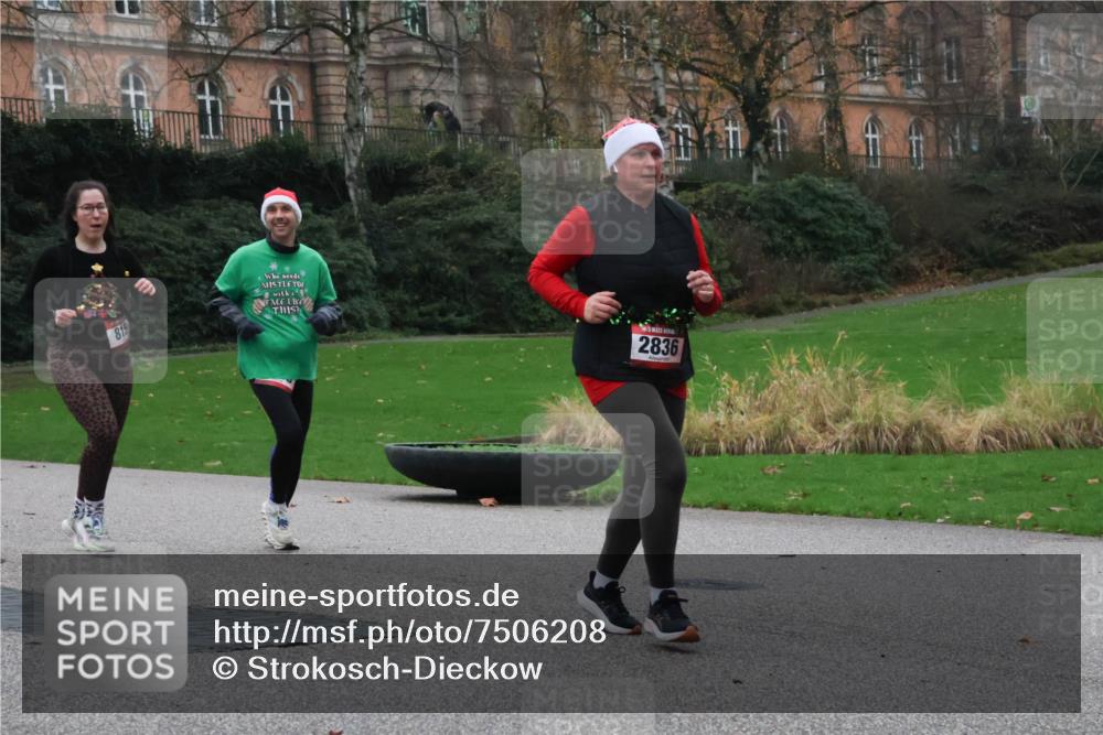 08.12.2024 - St. Pauli X-Mass-Run No. 14 Strokosch-Dieckow http://msf.ph/oto/7506208 08.12.2024 09:42:07 Laufen 815, 2836 meine-sportfotos.de
