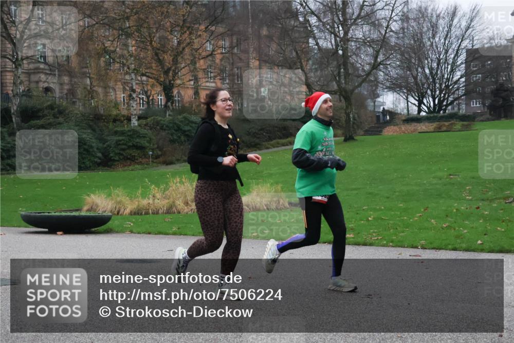 08.12.2024 - St. Pauli X-Mass-Run No. 14 Strokosch-Dieckow http://msf.ph/oto/7506224 08.12.2024 09:42:09 Laufen  meine-sportfotos.de
