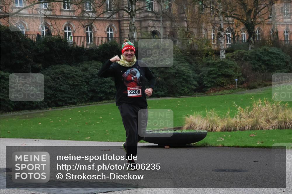 08.12.2024 - St. Pauli X-Mass-Run No. 14 Strokosch-Dieckow http://msf.ph/oto/7506235 08.12.2024 09:42:18 Laufen 2208 meine-sportfotos.de
