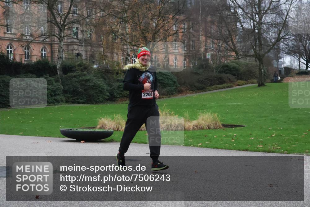 08.12.2024 - St. Pauli X-Mass-Run No. 14 Strokosch-Dieckow http://msf.ph/oto/7506243 08.12.2024 09:42:19 Laufen 2208 meine-sportfotos.de