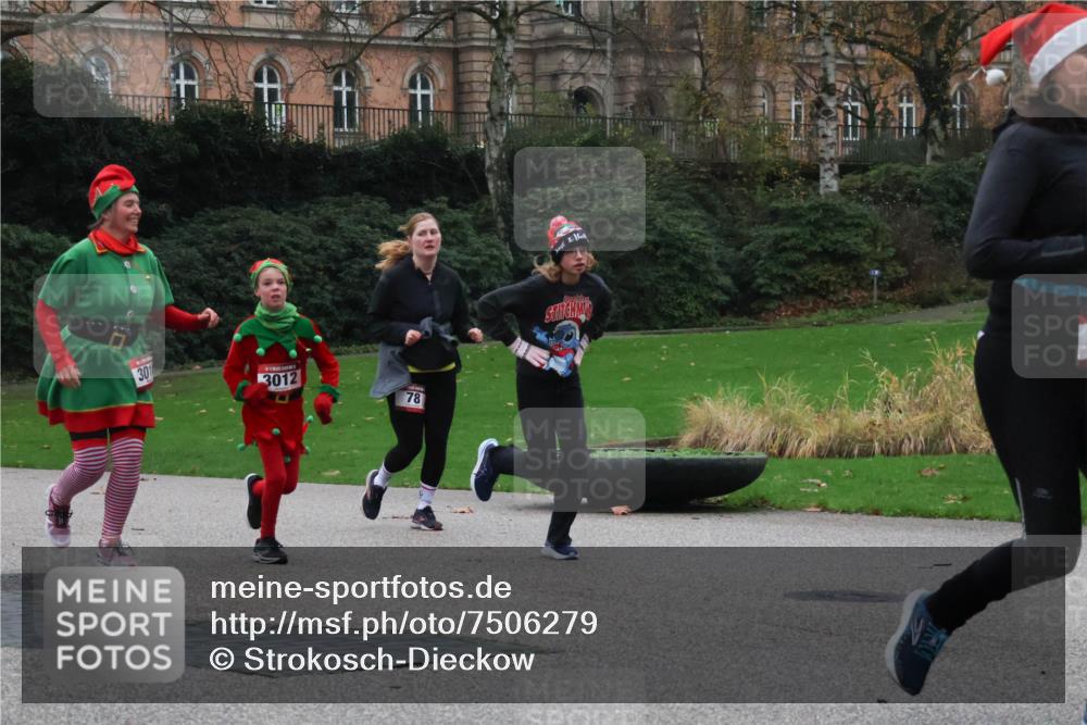 08.12.2024 - St. Pauli X-Mass-Run No. 14 Strokosch-Dieckow http://msf.ph/oto/7506279 08.12.2024 09:42:24 Laufen 301, 3012, 78 meine-sportfotos.de