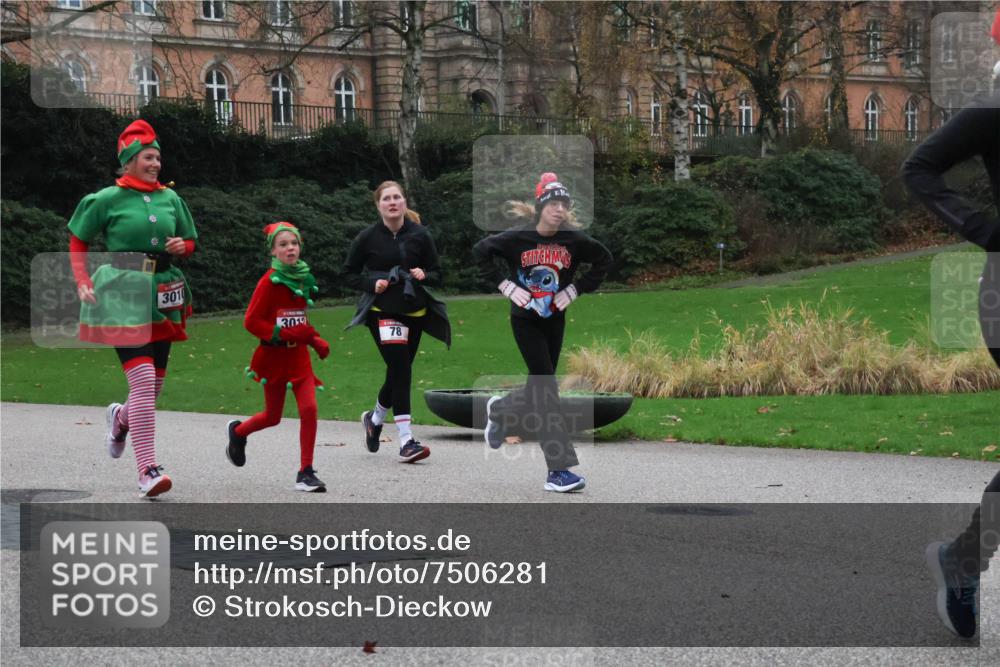 08.12.2024 - St. Pauli X-Mass-Run No. 14 Strokosch-Dieckow http://msf.ph/oto/7506281 08.12.2024 09:42:24 Laufen 301, 3019, 78 meine-sportfotos.de