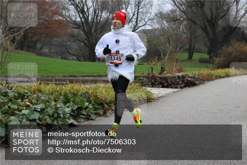 08.12.2024 - St. Pauli X-Mass-Run No. 14 Strokosch-Dieckow http://msf.ph/oto/7506303 08.12.2024 10:44:09 Laufen 14, 1345 meine-sportfotos.de