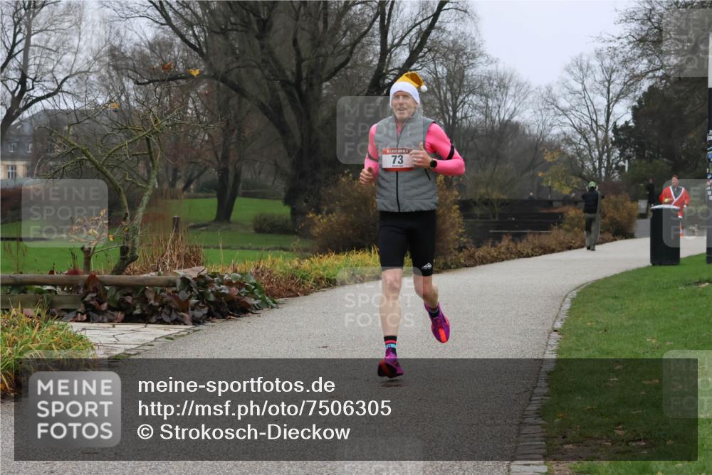 08.12.2024 - St. Pauli X-Mass-Run No. 14 Strokosch-Dieckow http://msf.ph/oto/7506305 08.12.2024 10:44:22 Laufen 73 meine-sportfotos.de