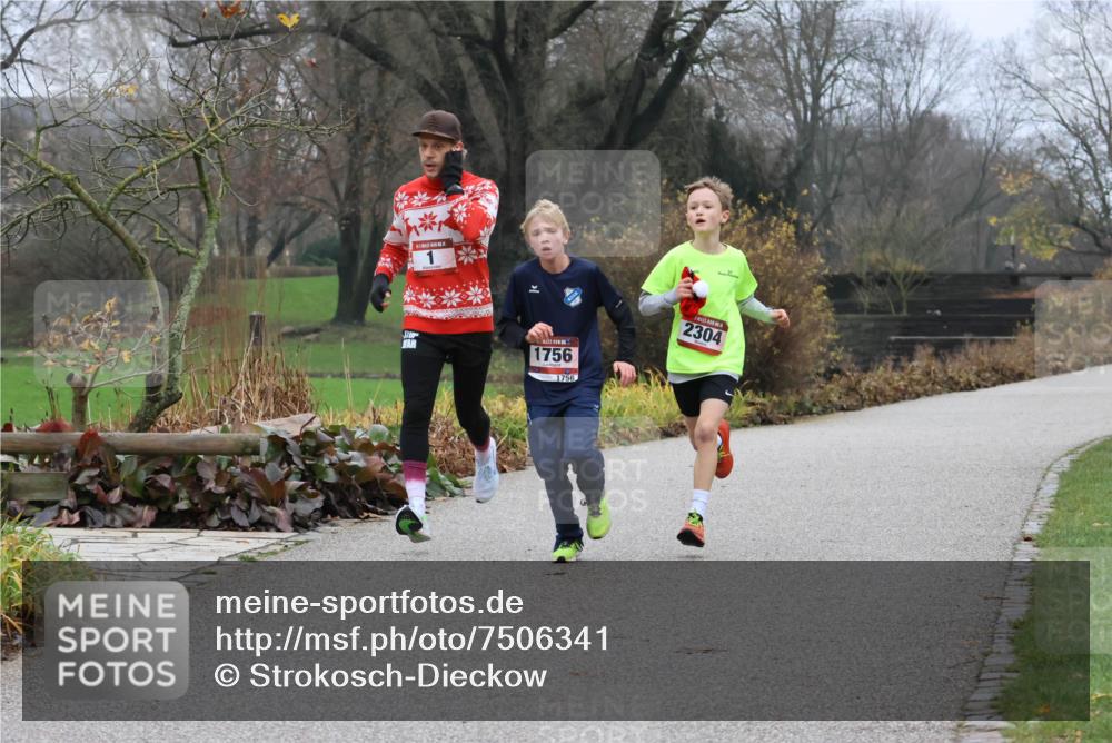08.12.2024 - St. Pauli X-Mass-Run No. 14 Strokosch-Dieckow http://msf.ph/oto/7506341 08.12.2024 10:44:44 Laufen 1756, 1756, 2304 meine-sportfotos.de