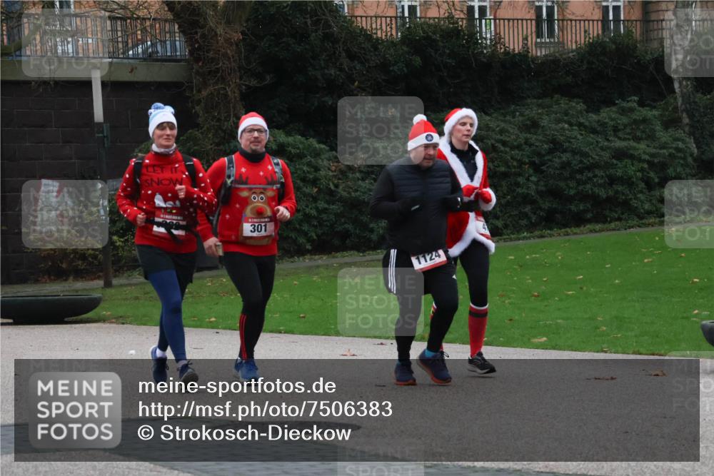08.12.2024 - St. Pauli X-Mass-Run No. 14 Strokosch-Dieckow http://msf.ph/oto/7506383 08.12.2024 09:42:37 Laufen 00, 301, 1124 meine-sportfotos.de