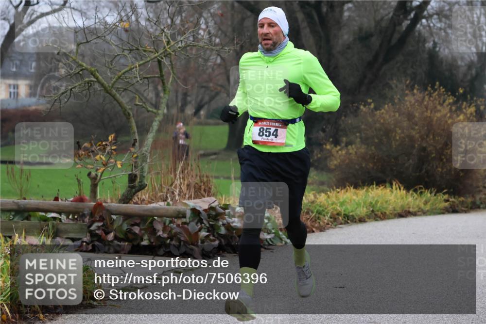 08.12.2024 - St. Pauli X-Mass-Run No. 14 Strokosch-Dieckow http://msf.ph/oto/7506396 08.12.2024 10:45:33 Laufen 4, 854 meine-sportfotos.de