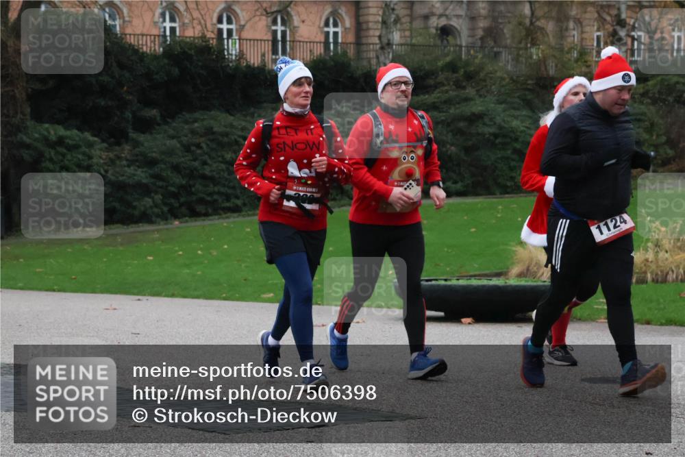 08.12.2024 - St. Pauli X-Mass-Run No. 14 Strokosch-Dieckow http://msf.ph/oto/7506398 08.12.2024 09:42:40 Laufen 00, 1124 meine-sportfotos.de