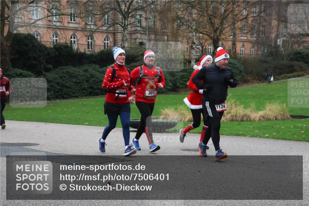 08.12.2024 - St. Pauli X-Mass-Run No. 14 Strokosch-Dieckow http://msf.ph/oto/7506401 08.12.2024 09:42:40 Laufen 58, 00, 301, 1124 meine-sportfotos.de