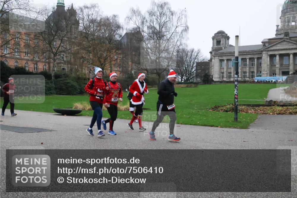 08.12.2024 - St. Pauli X-Mass-Run No. 14 Strokosch-Dieckow http://msf.ph/oto/7506410 08.12.2024 09:42:41 Laufen 1958, 301, 1124 meine-sportfotos.de
