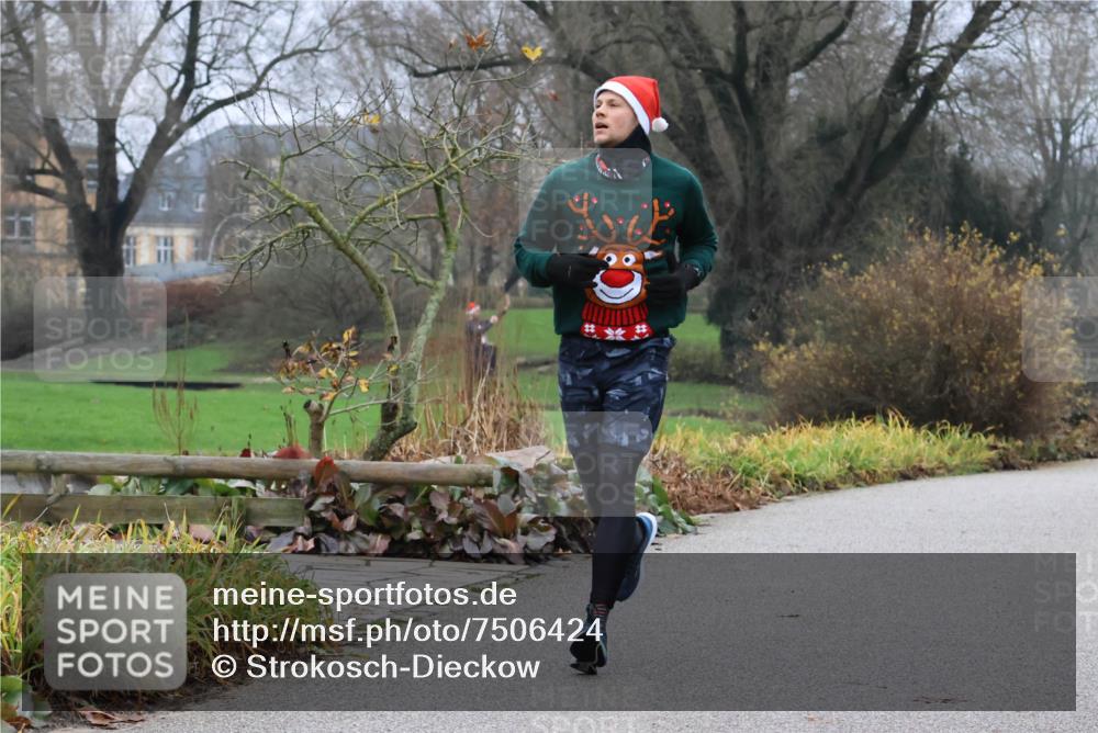 08.12.2024 - St. Pauli X-Mass-Run No. 14 Strokosch-Dieckow http://msf.ph/oto/7506424 08.12.2024 10:45:53 Laufen  meine-sportfotos.de