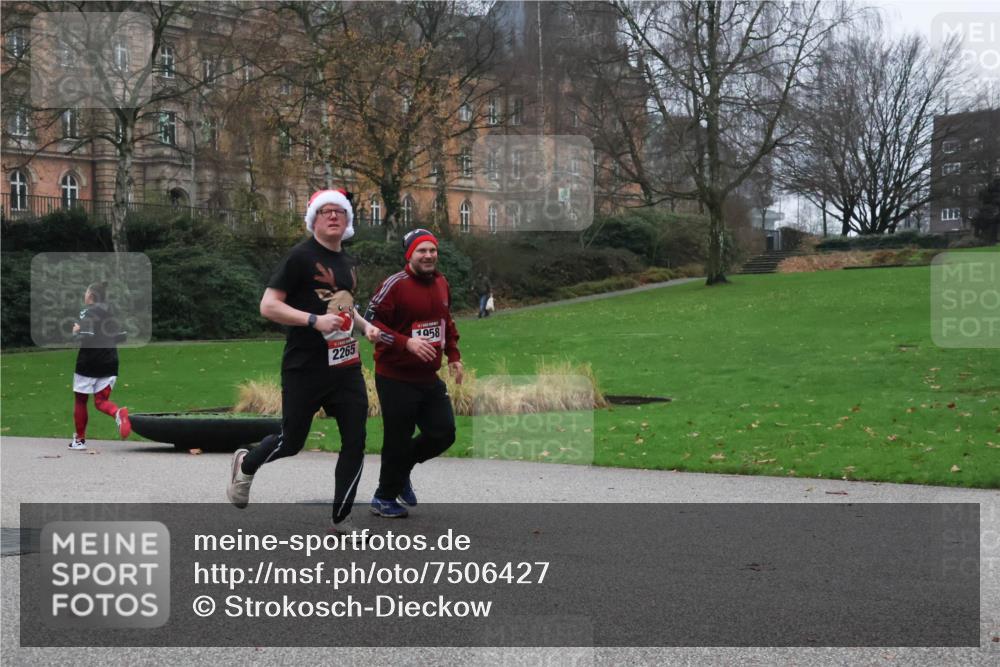 08.12.2024 - St. Pauli X-Mass-Run No. 14 Strokosch-Dieckow http://msf.ph/oto/7506427 08.12.2024 09:42:43 Laufen 1958, 2265 meine-sportfotos.de