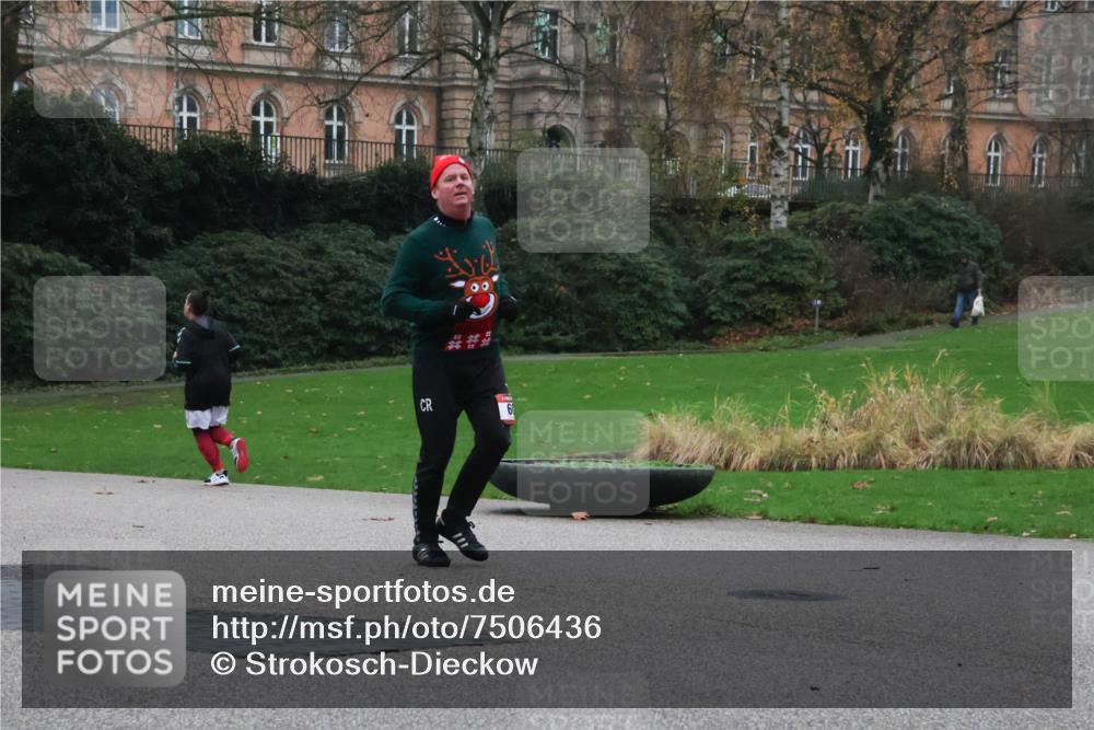 08.12.2024 - St. Pauli X-Mass-Run No. 14 Strokosch-Dieckow http://msf.ph/oto/7506436 08.12.2024 09:42:44 Laufen  meine-sportfotos.de