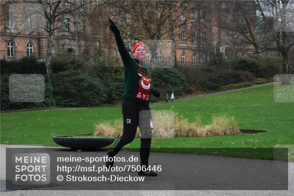 08.12.2024 - St. Pauli X-Mass-Run No. 14 Strokosch-Dieckow http://msf.ph/oto/7506446 08.12.2024 09:42:45 Laufen  meine-sportfotos.de