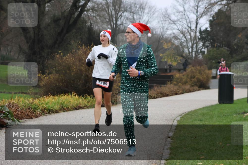 08.12.2024 - St. Pauli X-Mass-Run No. 14 Strokosch-Dieckow http://msf.ph/oto/7506513 08.12.2024 10:46:58 Laufen 1799 meine-sportfotos.de