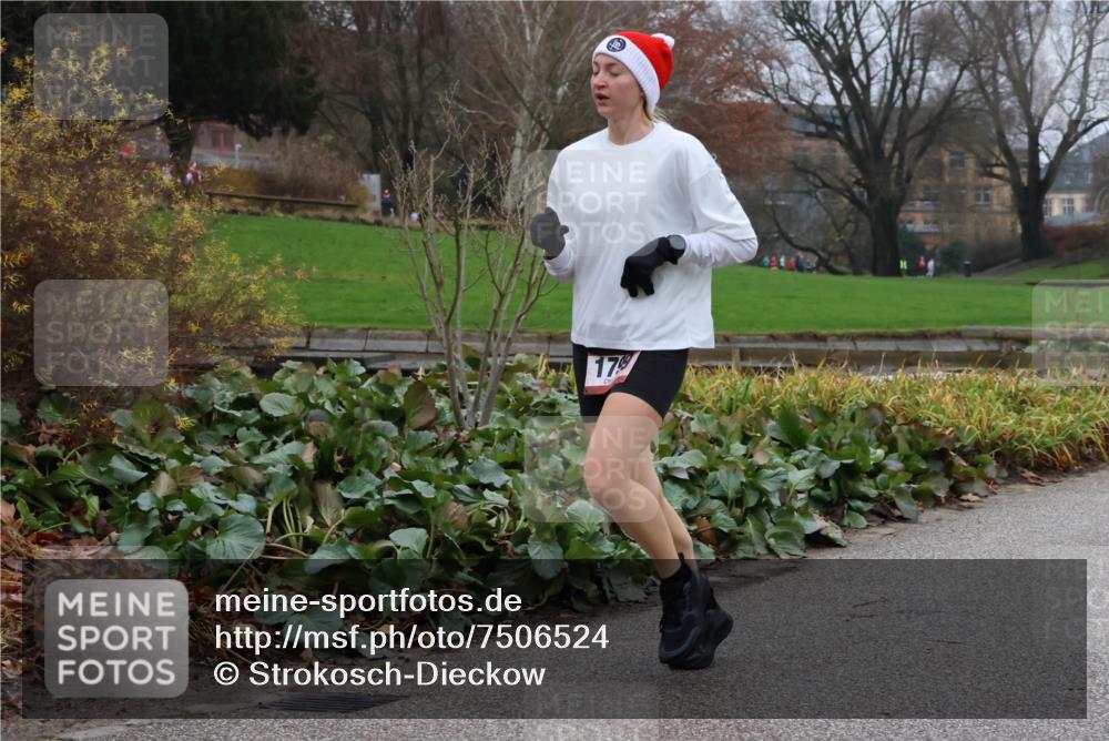08.12.2024 - St. Pauli X-Mass-Run No. 14 Strokosch-Dieckow http://msf.ph/oto/7506524 08.12.2024 10:47:02 Laufen 17 meine-sportfotos.de