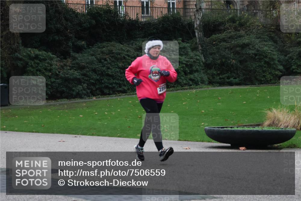 08.12.2024 - St. Pauli X-Mass-Run No. 14 Strokosch-Dieckow http://msf.ph/oto/7506559 08.12.2024 09:43:01 Laufen 2894 meine-sportfotos.de
