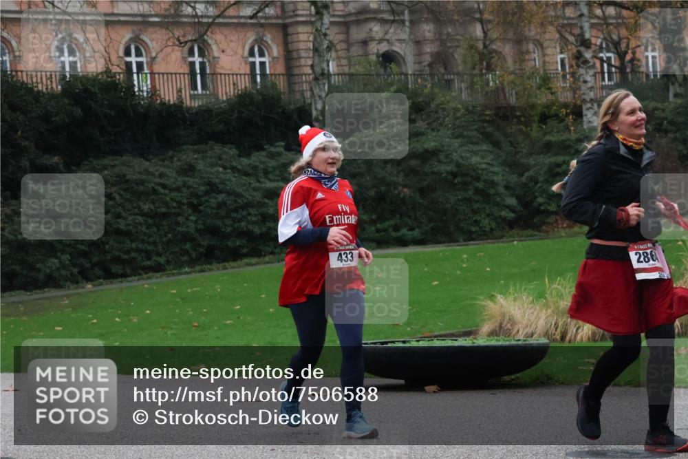 08.12.2024 - St. Pauli X-Mass-Run No. 14 Strokosch-Dieckow http://msf.ph/oto/7506588 08.12.2024 09:43:09 Laufen 433, 286 meine-sportfotos.de