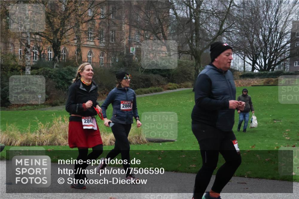08.12.2024 - St. Pauli X-Mass-Run No. 14 Strokosch-Dieckow http://msf.ph/oto/7506590 08.12.2024 09:43:09 Laufen 286, 2866 meine-sportfotos.de