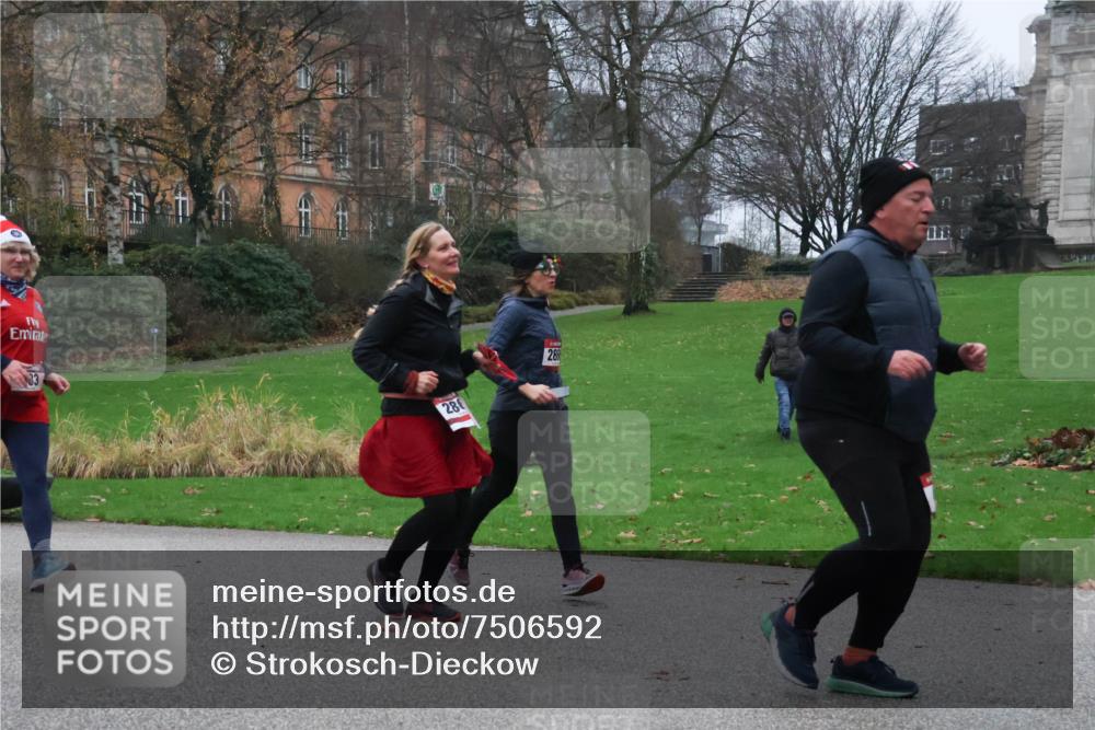 08.12.2024 - St. Pauli X-Mass-Run No. 14 Strokosch-Dieckow http://msf.ph/oto/7506592 08.12.2024 09:43:09 Laufen 28, 288 meine-sportfotos.de
