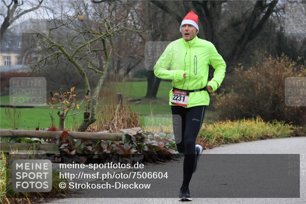 08.12.2024 - St. Pauli X-Mass-Run No. 14 Strokosch-Dieckow http://msf.ph/oto/7506604 08.12.2024 10:47:34 Laufen 14, 2231 meine-sportfotos.de