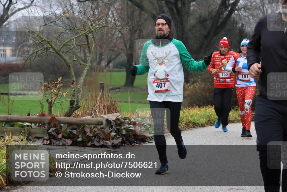 08.12.2024 - St. Pauli X-Mass-Run No. 14 Strokosch-Dieckow http://msf.ph/oto/7506621 08.12.2024 10:47:57 Laufen 14, 407, 155, 181 meine-sportfotos.de