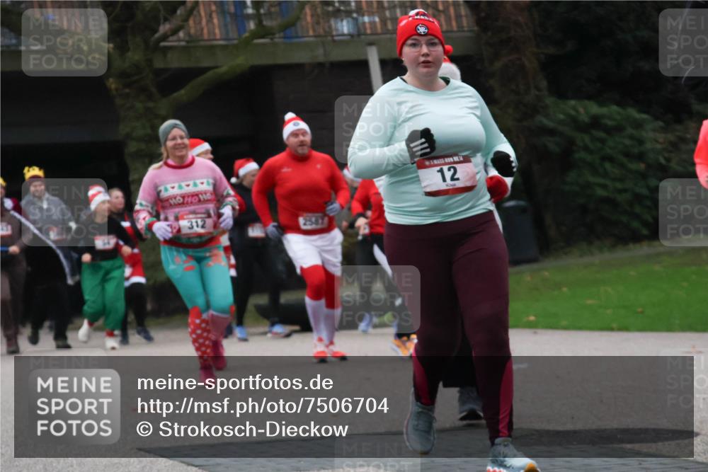 08.12.2024 - St. Pauli X-Mass-Run No. 14 Strokosch-Dieckow http://msf.ph/oto/7506704 08.12.2024 09:43:29 Laufen 312, 2587, 12 meine-sportfotos.de