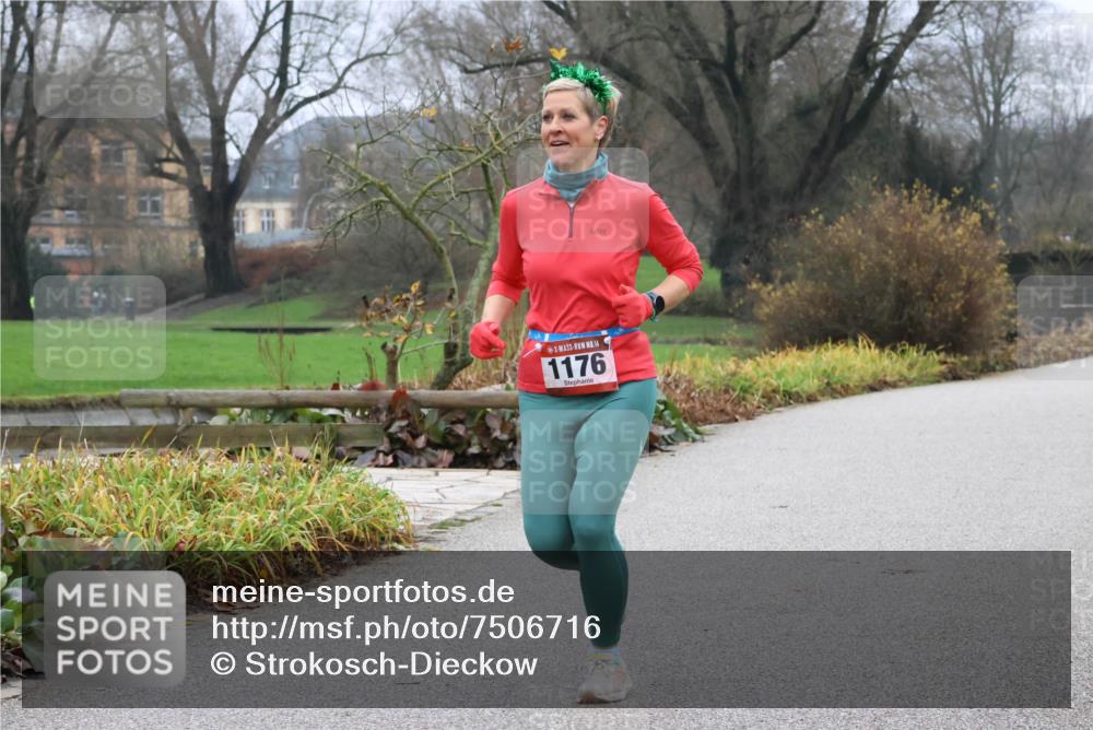 08.12.2024 - St. Pauli X-Mass-Run No. 14 Strokosch-Dieckow http://msf.ph/oto/7506716 08.12.2024 10:49:04 Laufen 14, 1176 meine-sportfotos.de