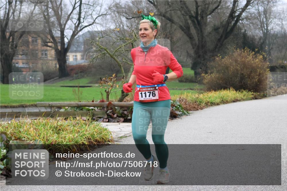 08.12.2024 - St. Pauli X-Mass-Run No. 14 Strokosch-Dieckow http://msf.ph/oto/7506718 08.12.2024 10:49:04 Laufen 14, 1176 meine-sportfotos.de