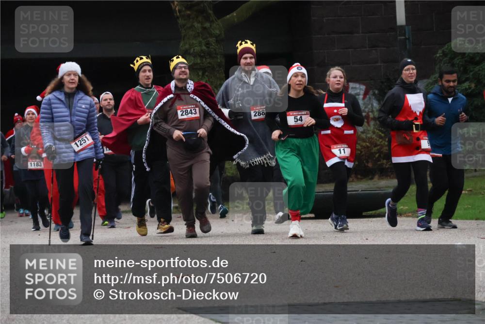 08.12.2024 - St. Pauli X-Mass-Run No. 14 Strokosch-Dieckow http://msf.ph/oto/7506720 08.12.2024 09:43:31 Laufen 1183, 1251, 2843, 288, 54, 11 meine-sportfotos.de