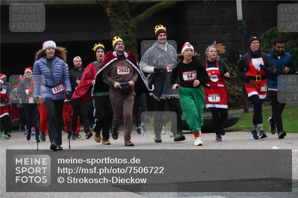 08.12.2024 - St. Pauli X-Mass-Run No. 14 Strokosch-Dieckow http://msf.ph/oto/7506722 08.12.2024 09:43:32 Laufen 798, 2843, 1251, 288, 54, 11 meine-sportfotos.de