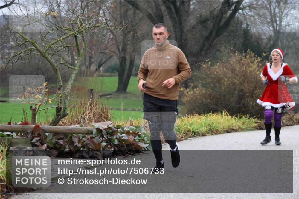 08.12.2024 - St. Pauli X-Mass-Run No. 14 Strokosch-Dieckow http://msf.ph/oto/7506733 08.12.2024 10:49:14 Laufen  meine-sportfotos.de