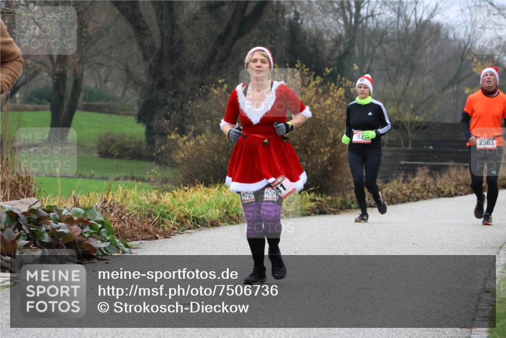 08.12.2024 - St. Pauli X-Mass-Run No. 14 Strokosch-Dieckow http://msf.ph/oto/7506736 08.12.2024 10:49:16 Laufen 41, 33, 2363 meine-sportfotos.de