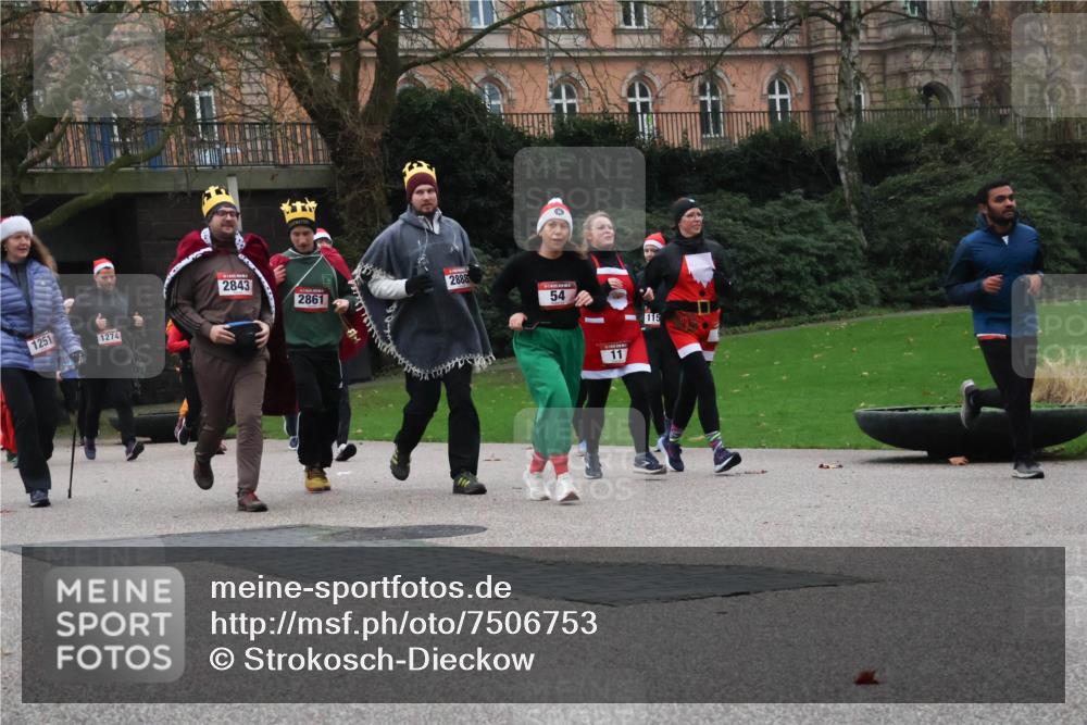 08.12.2024 - St. Pauli X-Mass-Run No. 14 Strokosch-Dieckow http://msf.ph/oto/7506753 08.12.2024 09:43:35 Laufen 1251, 1274, 2843, 2861, 2888, 54, 115, 11 meine-sportfotos.de