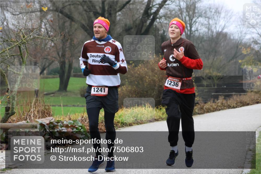 08.12.2024 - St. Pauli X-Mass-Run No. 14 Strokosch-Dieckow http://msf.ph/oto/7506803 08.12.2024 10:49:23 Laufen 1241, 14, 1236 meine-sportfotos.de