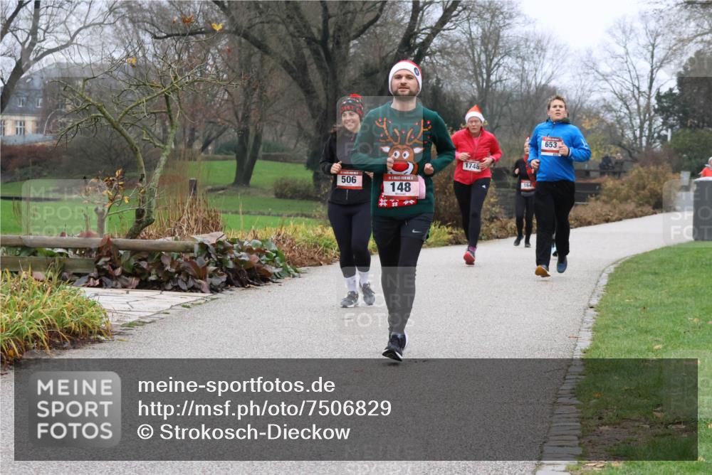 08.12.2024 - St. Pauli X-Mass-Run No. 14 Strokosch-Dieckow http://msf.ph/oto/7506829 08.12.2024 10:49:36 Laufen 506, 14, 148, 1748, 164, 653 meine-sportfotos.de