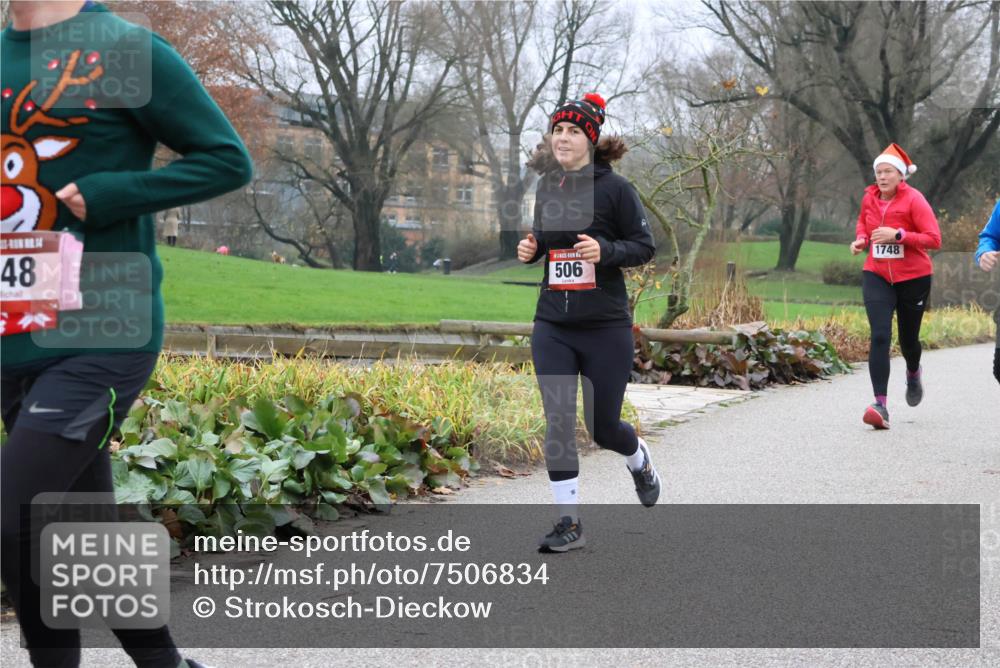 08.12.2024 - St. Pauli X-Mass-Run No. 14 Strokosch-Dieckow http://msf.ph/oto/7506834 08.12.2024 10:49:39 Laufen 48, 506, 1748 meine-sportfotos.de