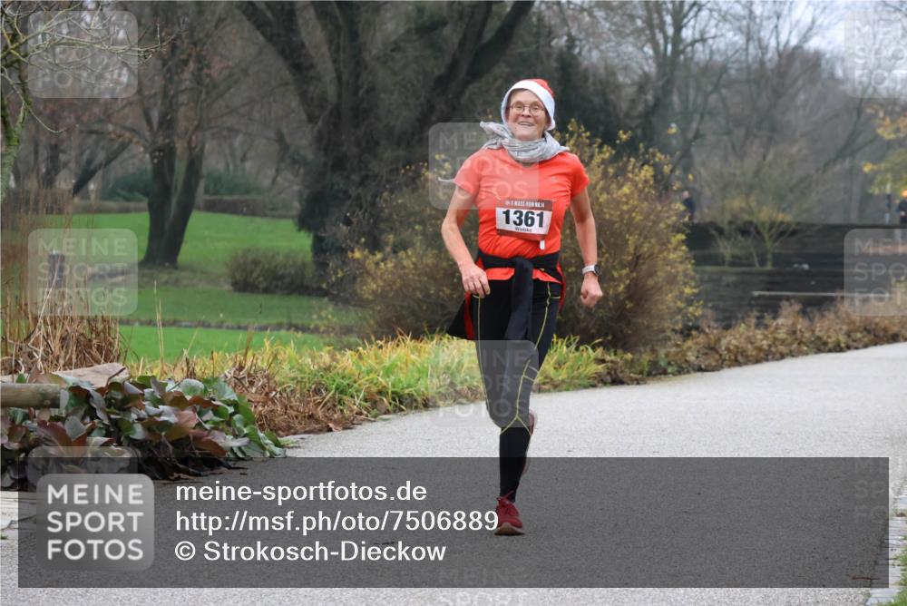 08.12.2024 - St. Pauli X-Mass-Run No. 14 Strokosch-Dieckow http://msf.ph/oto/7506889 08.12.2024 10:49:48 Laufen 14, 1361 meine-sportfotos.de