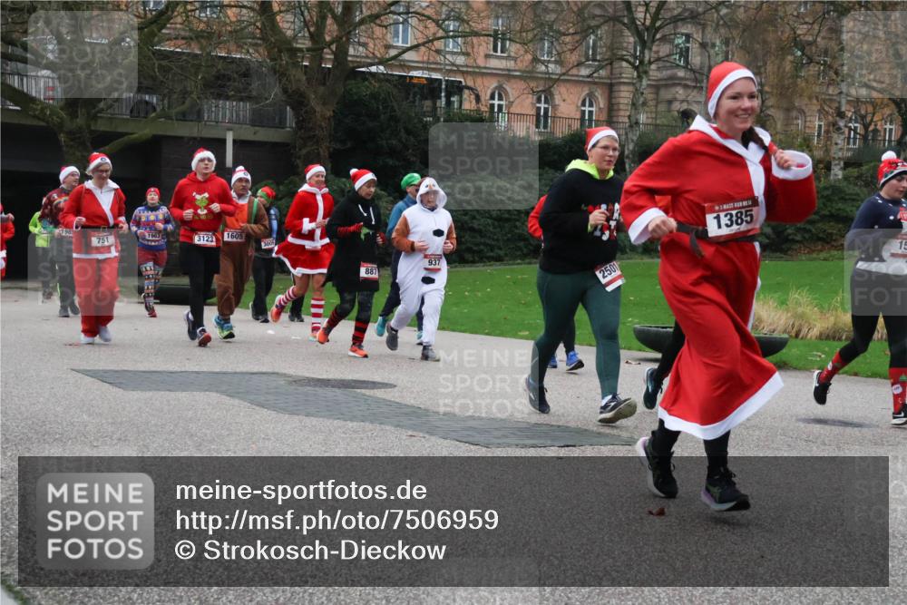 08.12.2024 - St. Pauli X-Mass-Run No. 14 Strokosch-Dieckow http://msf.ph/oto/7506959 08.12.2024 09:43:58 Laufen 1963, 751, 3123, 1605, 3009, 887, 937, 2501, 1385, 15 meine-sportfotos.de
