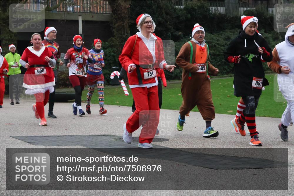 08.12.2024 - St. Pauli X-Mass-Run No. 14 Strokosch-Dieckow http://msf.ph/oto/7506976 08.12.2024 09:43:59 Laufen 690, 751, 605, 887 meine-sportfotos.de