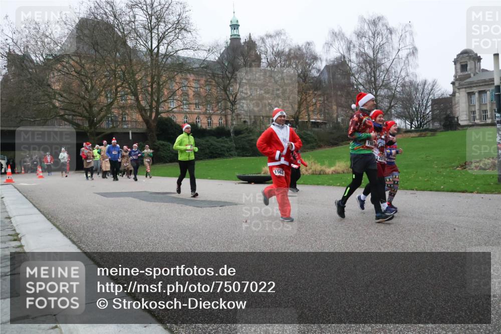 08.12.2024 - St. Pauli X-Mass-Run No. 14 Strokosch-Dieckow http://msf.ph/oto/7507022 08.12.2024 09:44:05 Laufen 1563, 2016 meine-sportfotos.de