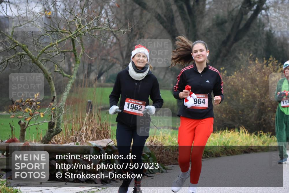 08.12.2024 - St. Pauli X-Mass-Run No. 14 Strokosch-Dieckow http://msf.ph/oto/7507023 08.12.2024 10:50:24 Laufen 14, 1962, 14, 964, 114 meine-sportfotos.de