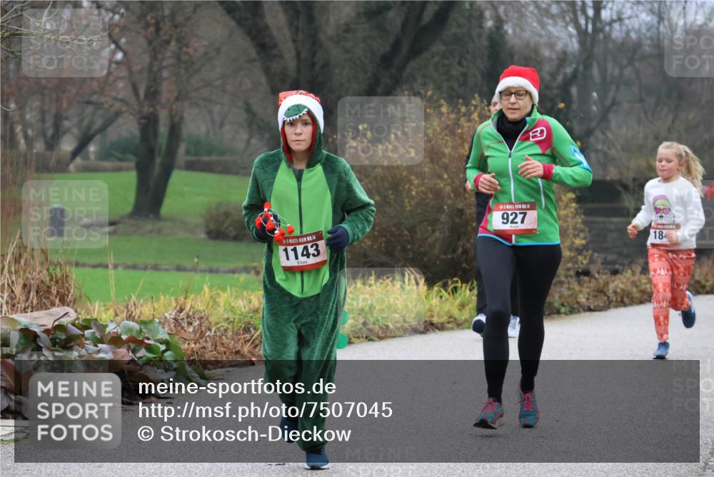 08.12.2024 - St. Pauli X-Mass-Run No. 14 Strokosch-Dieckow http://msf.ph/oto/7507045 08.12.2024 10:50:28 Laufen 14, 1143, 14, 927, 184 meine-sportfotos.de