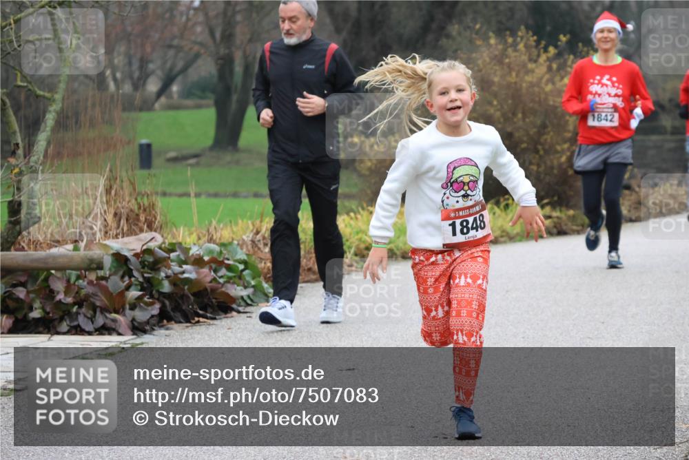 08.12.2024 - St. Pauli X-Mass-Run No. 14 Strokosch-Dieckow http://msf.ph/oto/7507083 08.12.2024 10:50:32 Laufen 1848, 1842 meine-sportfotos.de