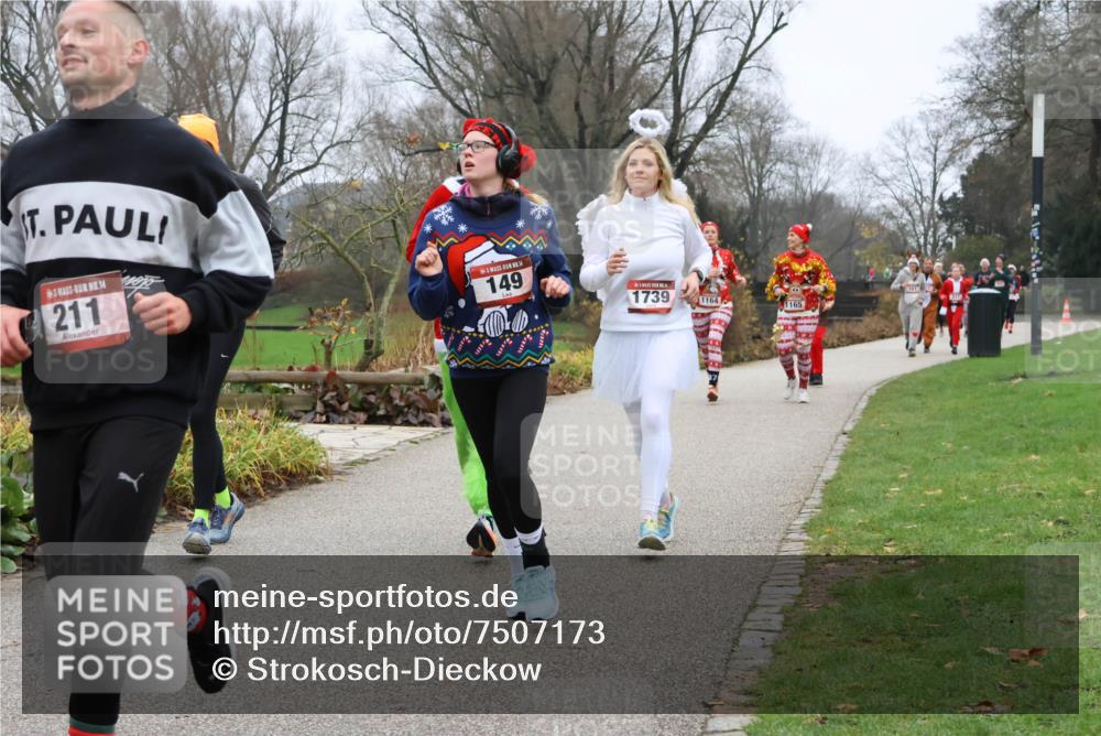 08.12.2024 - St. Pauli X-Mass-Run No. 14 Strokosch-Dieckow http://msf.ph/oto/7507173 08.12.2024 10:50:44 Laufen 14, 211, 14, 149, 1739, 1164, 1165 meine-sportfotos.de
