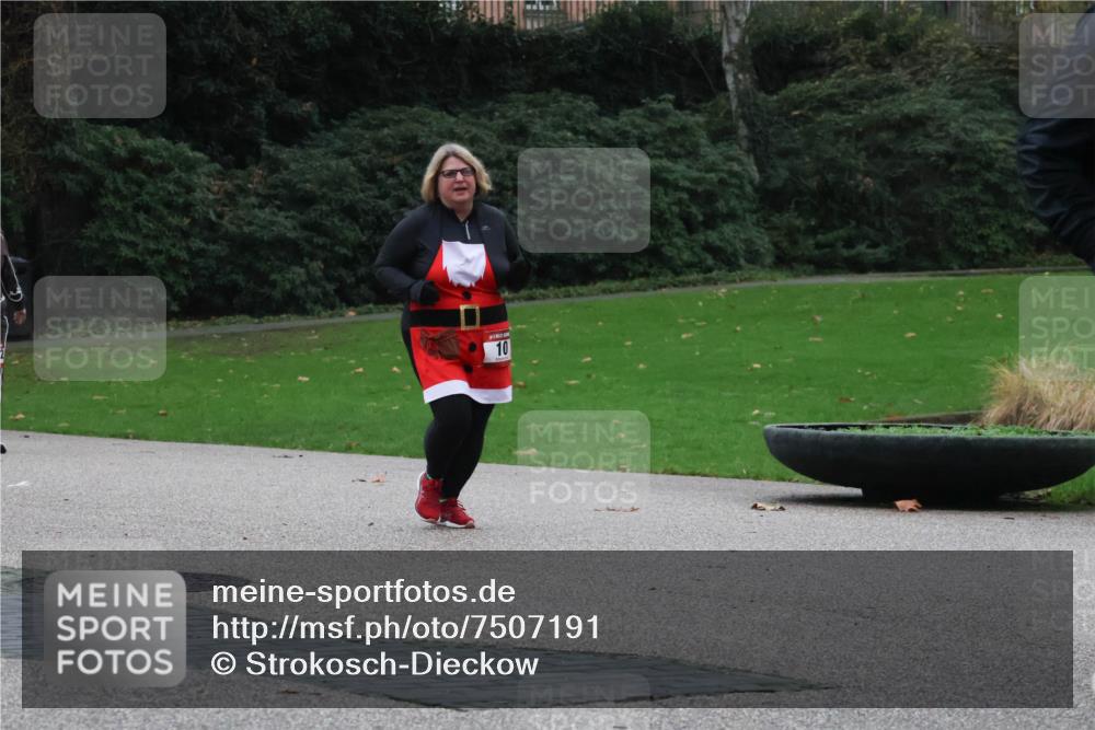 08.12.2024 - St. Pauli X-Mass-Run No. 14 Strokosch-Dieckow http://msf.ph/oto/7507191 08.12.2024 09:44:28 Laufen 10 meine-sportfotos.de