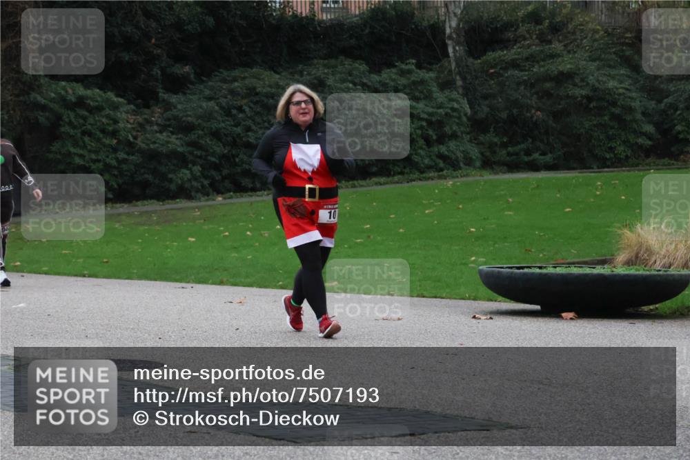 08.12.2024 - St. Pauli X-Mass-Run No. 14 Strokosch-Dieckow http://msf.ph/oto/7507193 08.12.2024 09:44:28 Laufen 10 meine-sportfotos.de