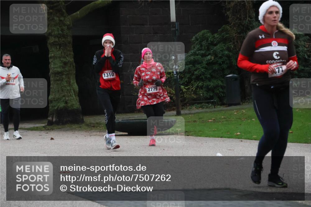08.12.2024 - St. Pauli X-Mass-Run No. 14 Strokosch-Dieckow http://msf.ph/oto/7507262 08.12.2024 09:44:37 Laufen 12, 1310, 2779, 177 meine-sportfotos.de