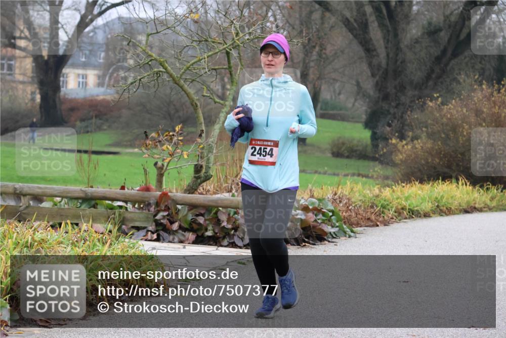 08.12.2024 - St. Pauli X-Mass-Run No. 14 Strokosch-Dieckow http://msf.ph/oto/7507377 08.12.2024 10:51:22 Laufen 14, 2454 meine-sportfotos.de